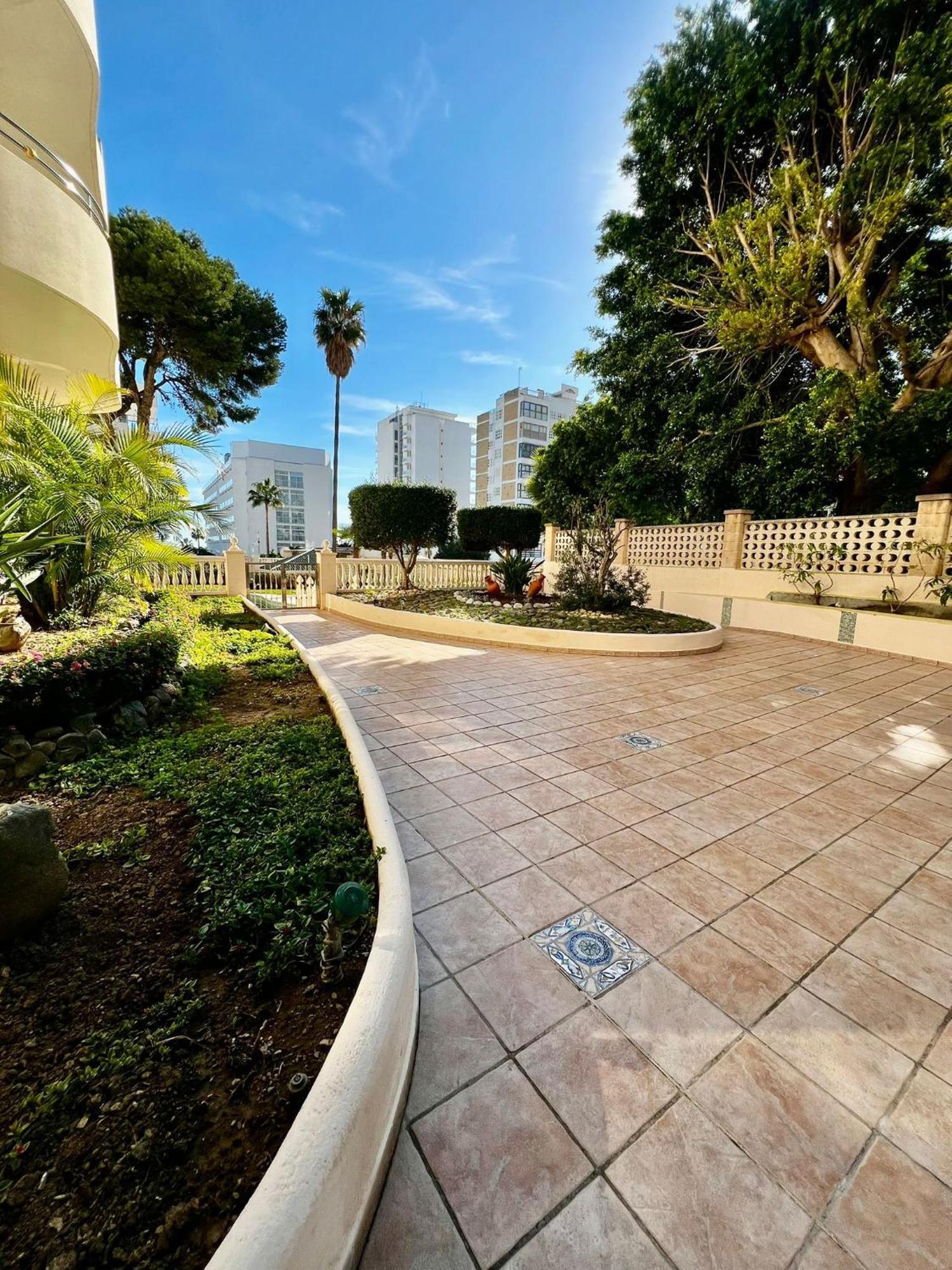 2 Bedroom In Puerto Marina Apartment *